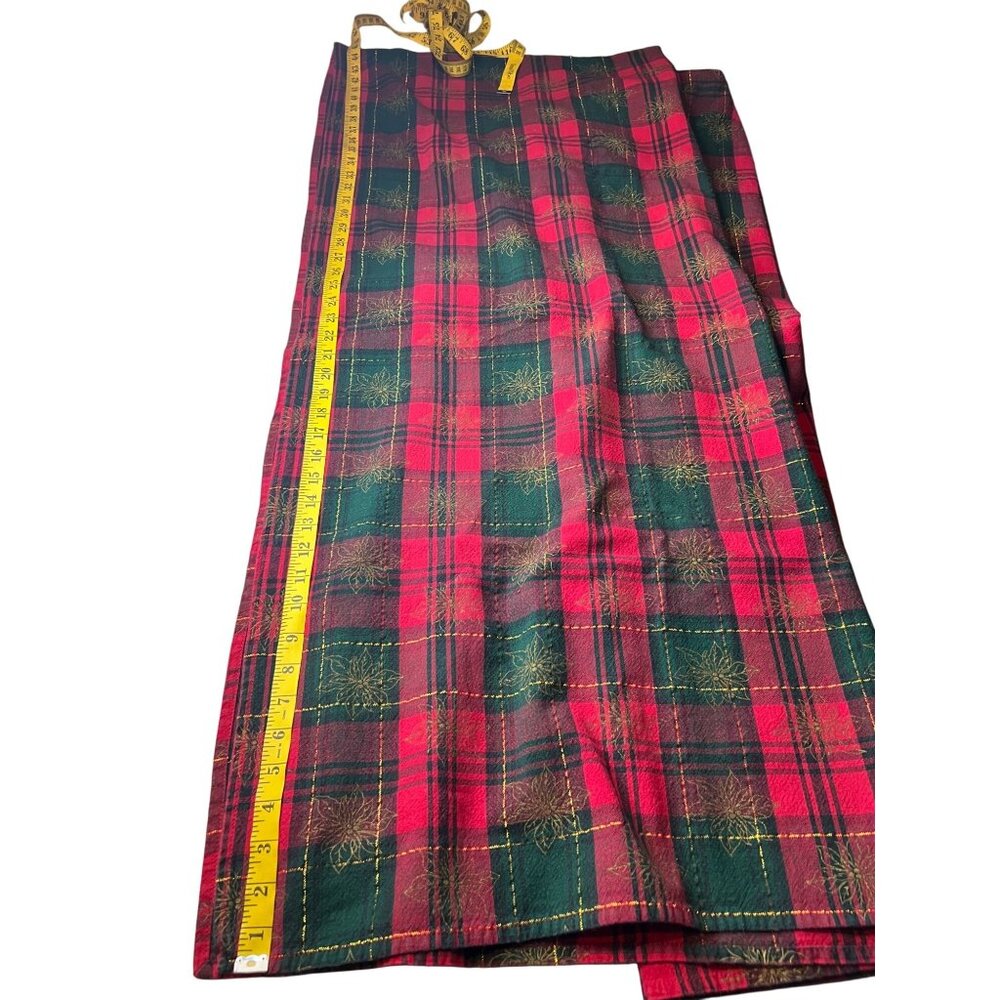 Christmas Table Cloth Red Metallic Plaid Rectangle 56x92 inch Seats 6-8 - Picture 9 of 11